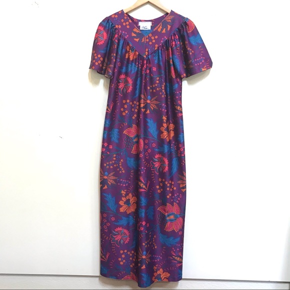 Vintage 70’s Hawaiian Maxi Dress (Sm) - Picture 2 of 9
